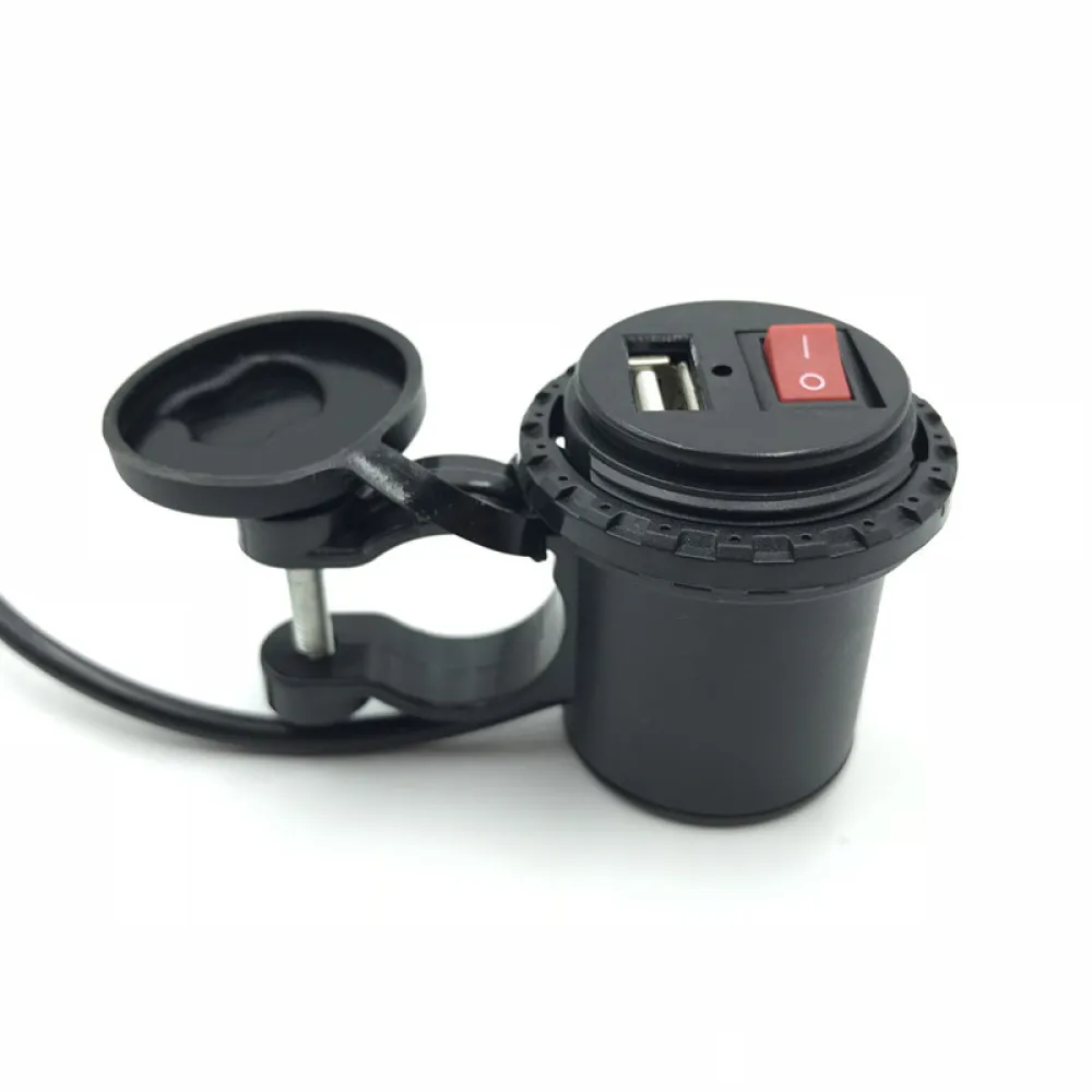 X-ATV USB JUNGTIS SU JUNGIKLIU (OFF)